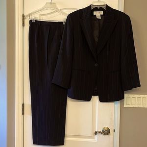 Jones New York 2 piece suit